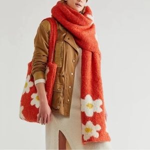 FREE PEOPLE Tote Bag and Scarf Flower Power Set